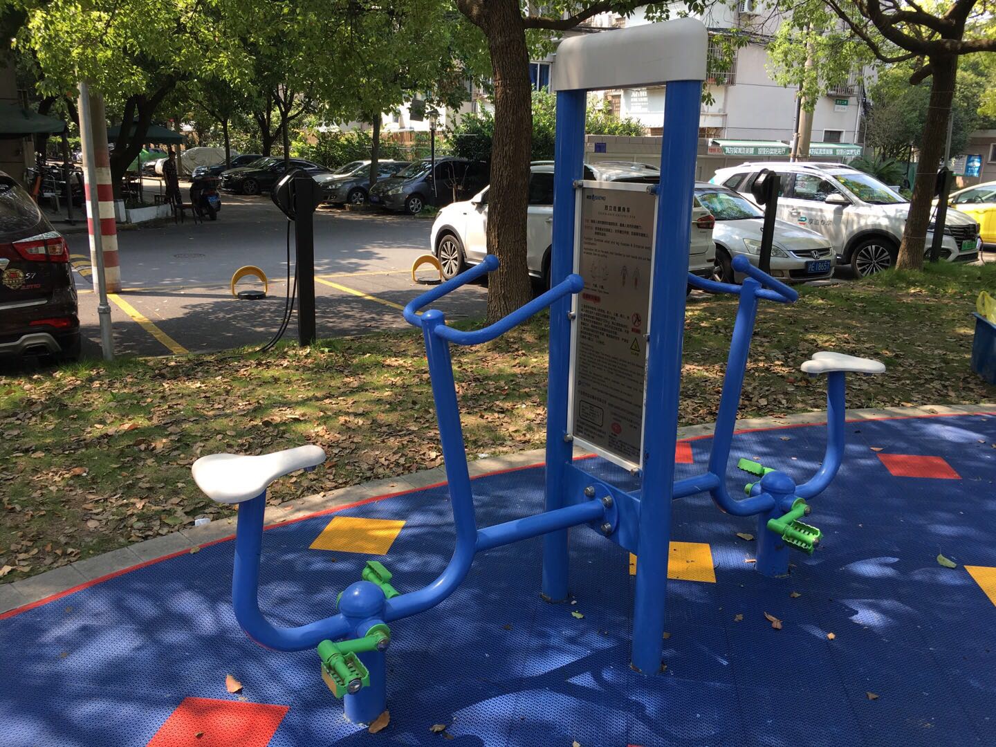 雙立柱健身車(chē) 雙立柱健身車(chē)