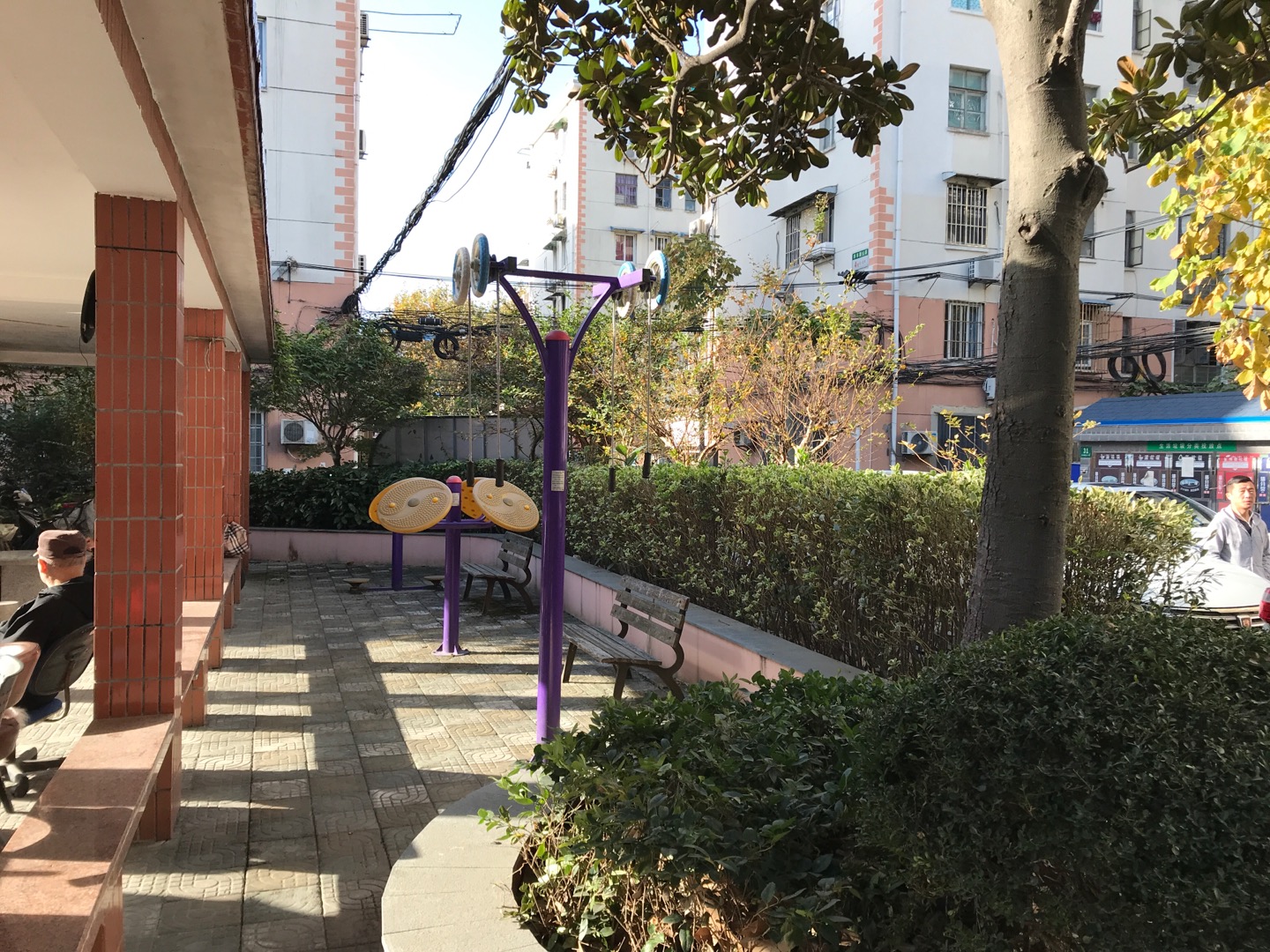 休閑廣場(chǎng)(臨沂路280弄)健身點(diǎn) 休閑廣場(chǎng)(臨沂路280弄)健身點(diǎn)