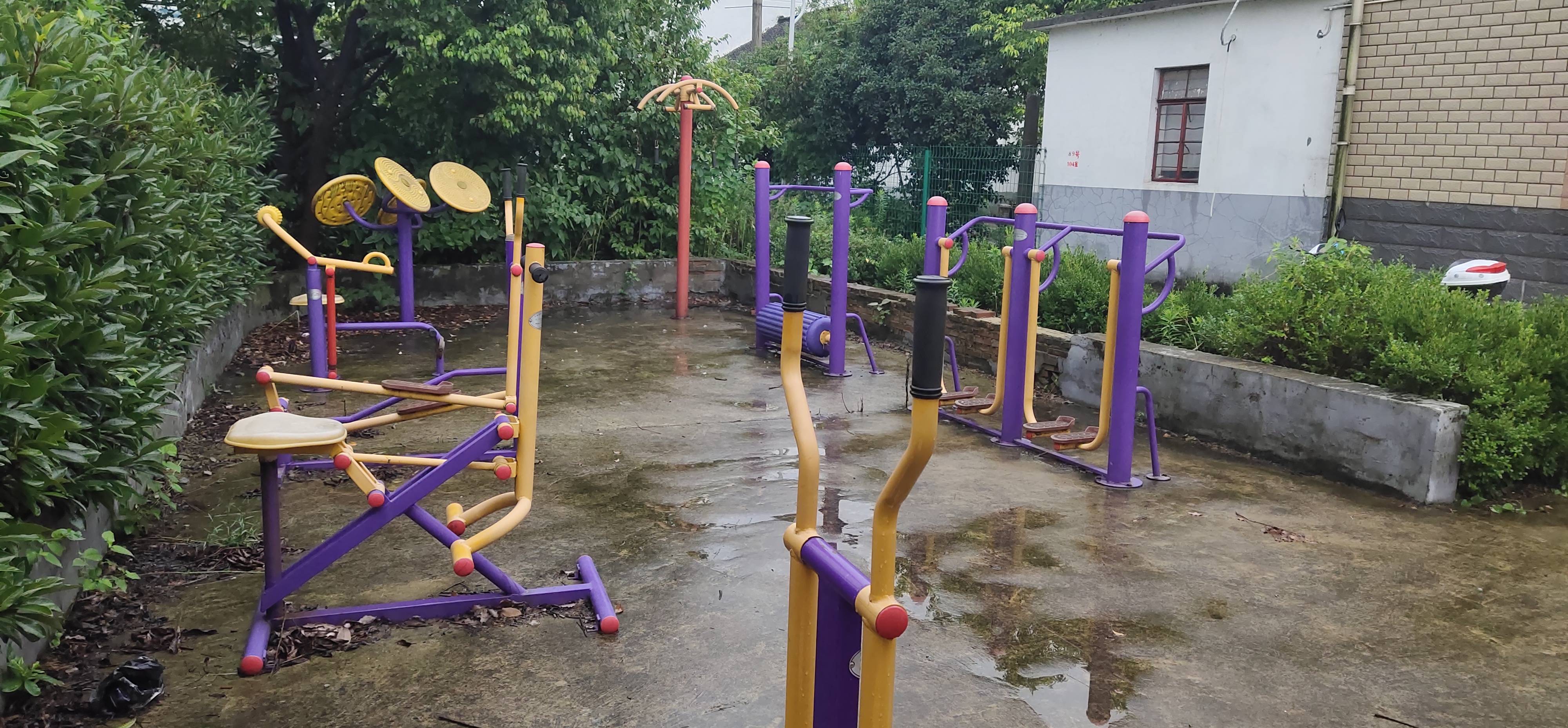 華亭鎮(zhèn)雙塘村橫塘2隊(duì)健身點(diǎn)