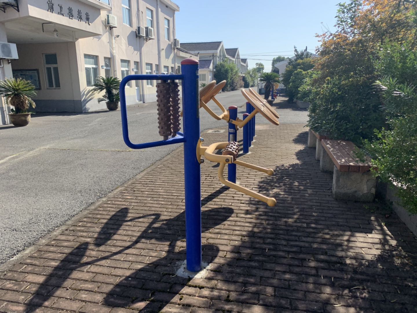 腰背按摩器 腰背按摩器