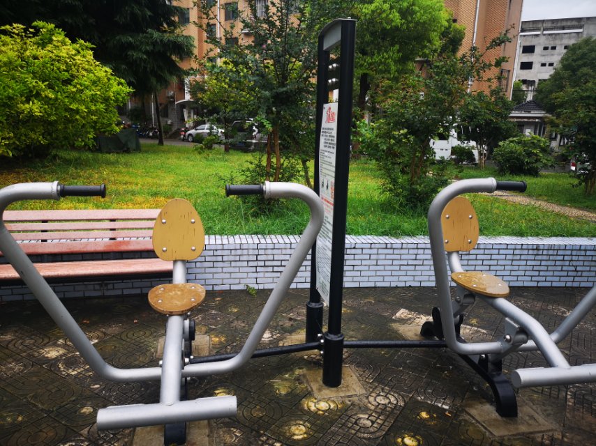 自重式劃船訓練器