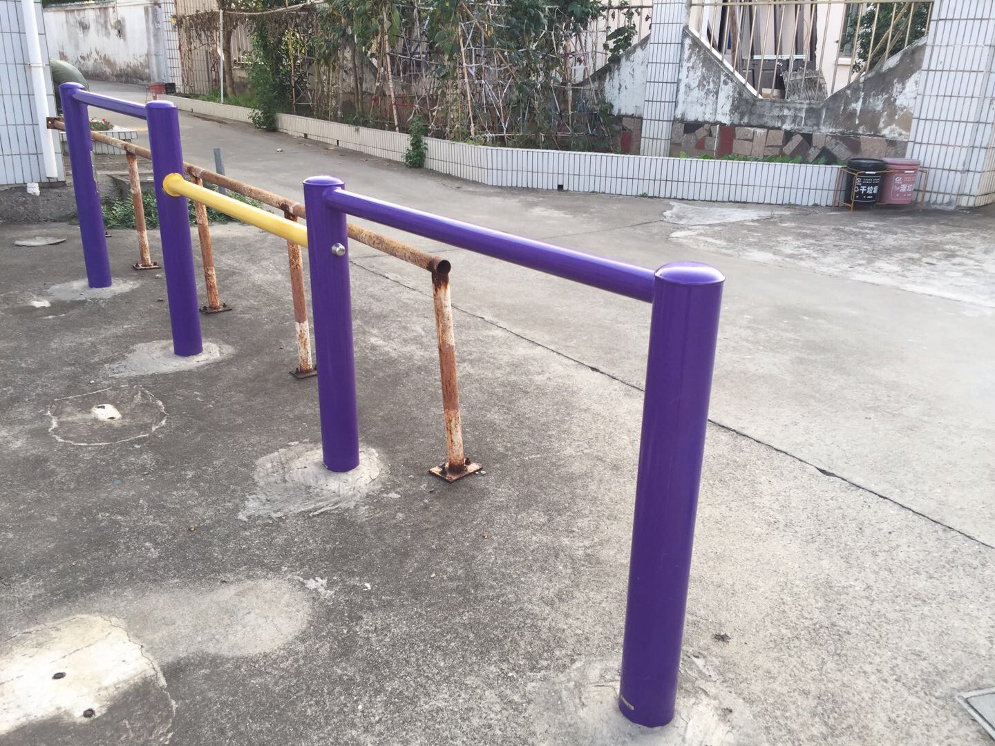 彈振壓腿器 彈振壓腿器