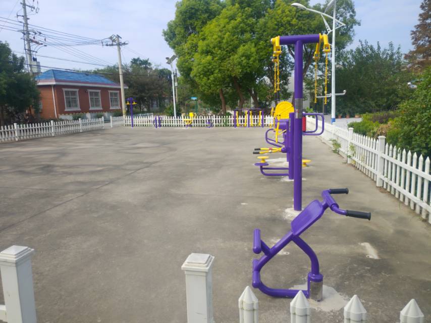 新河鎮(zhèn)群英村健身點