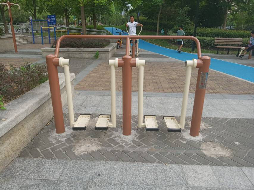 二位太空漫步機(jī) 二位太空漫步機(jī)