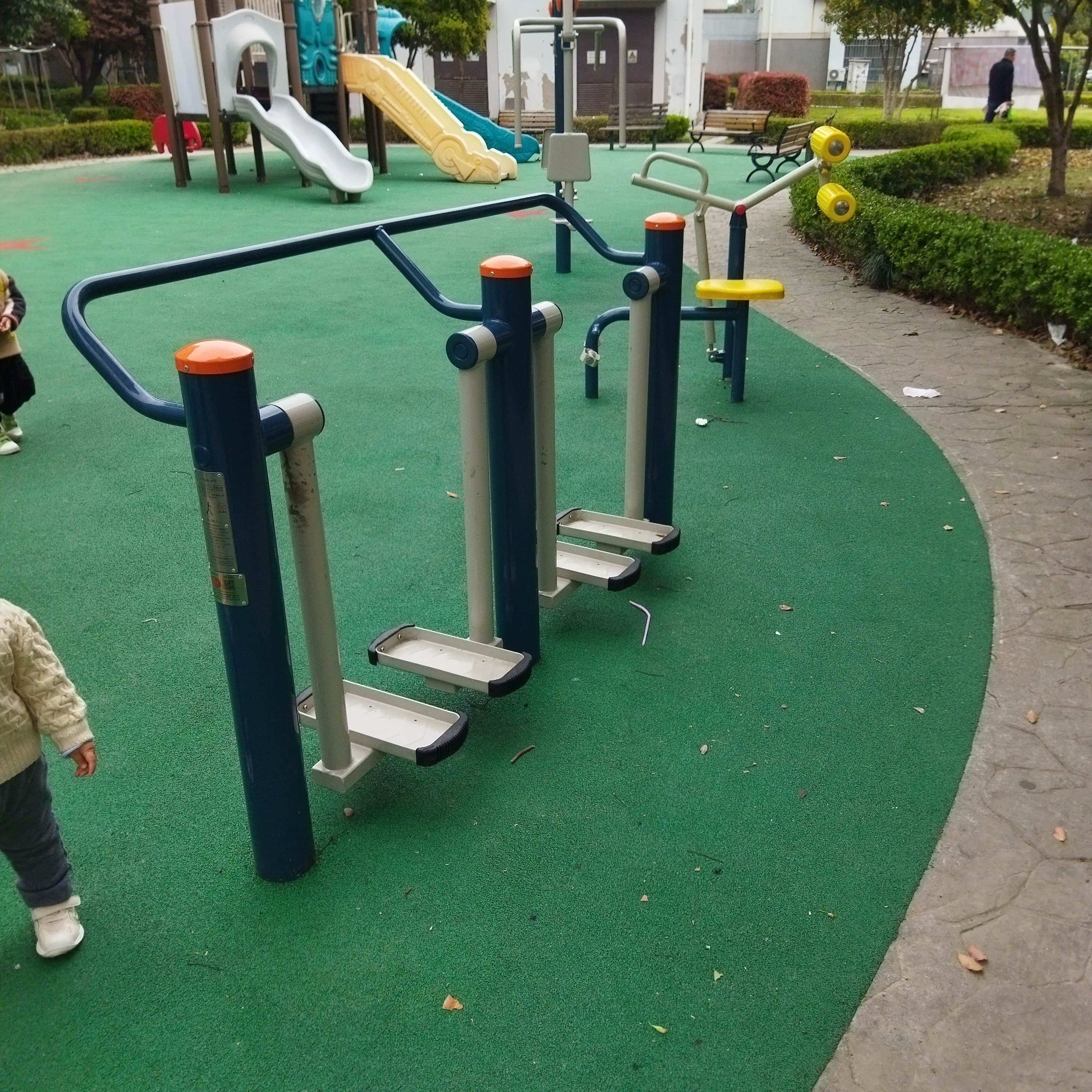 陳家鎮(zhèn)安寓路100弄健身點(diǎn)