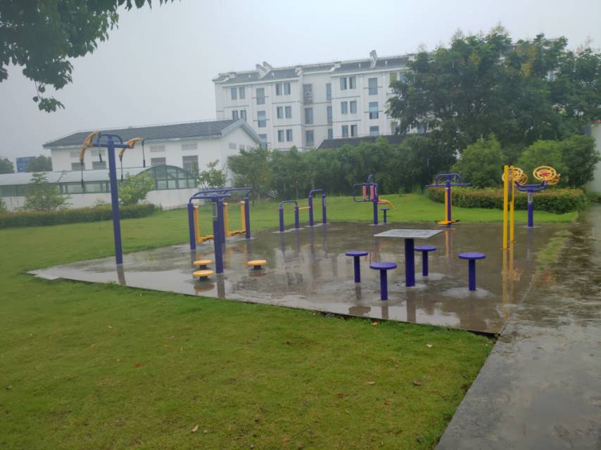 三里塘居委會健身點