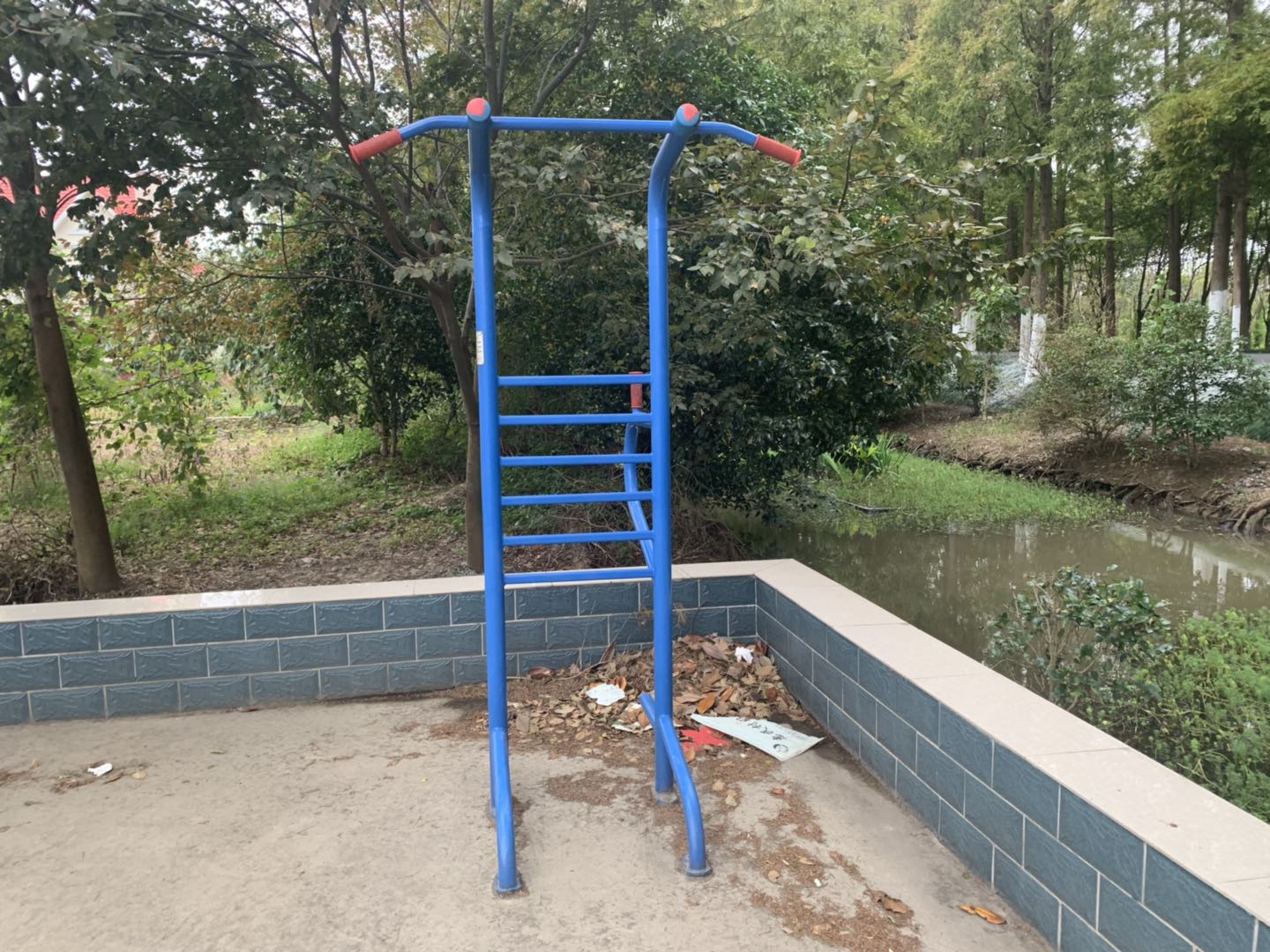 多功能訓練器 多功能訓練器