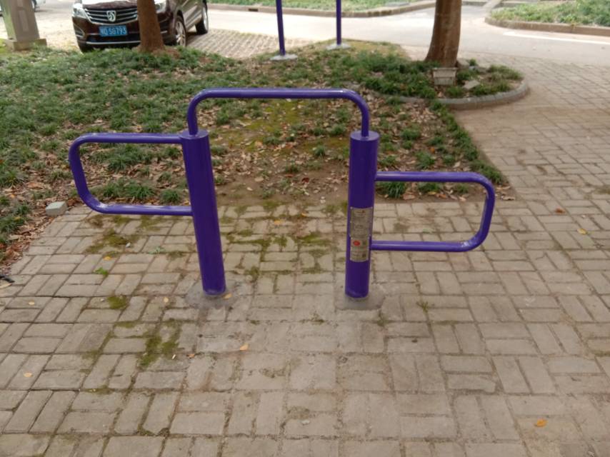 彈振壓腿器 彈振壓腿器