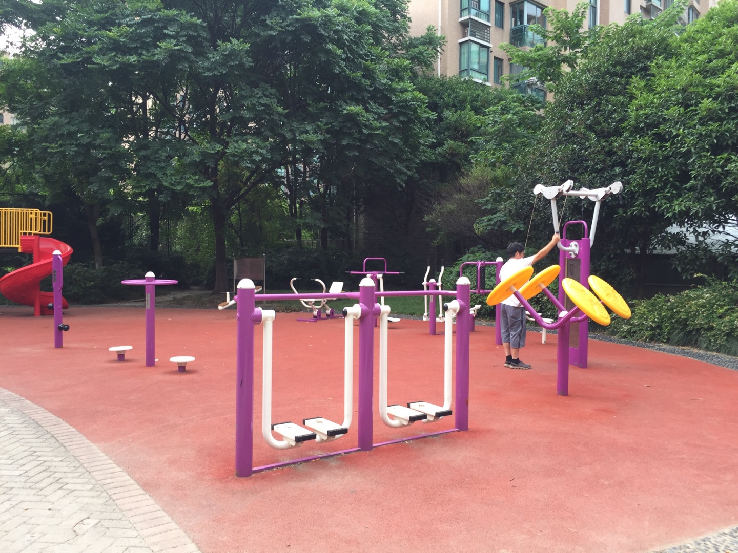 西郊城居委金色西郊城健身點(diǎn) 西郊城居委金色西郊城健身點(diǎn)