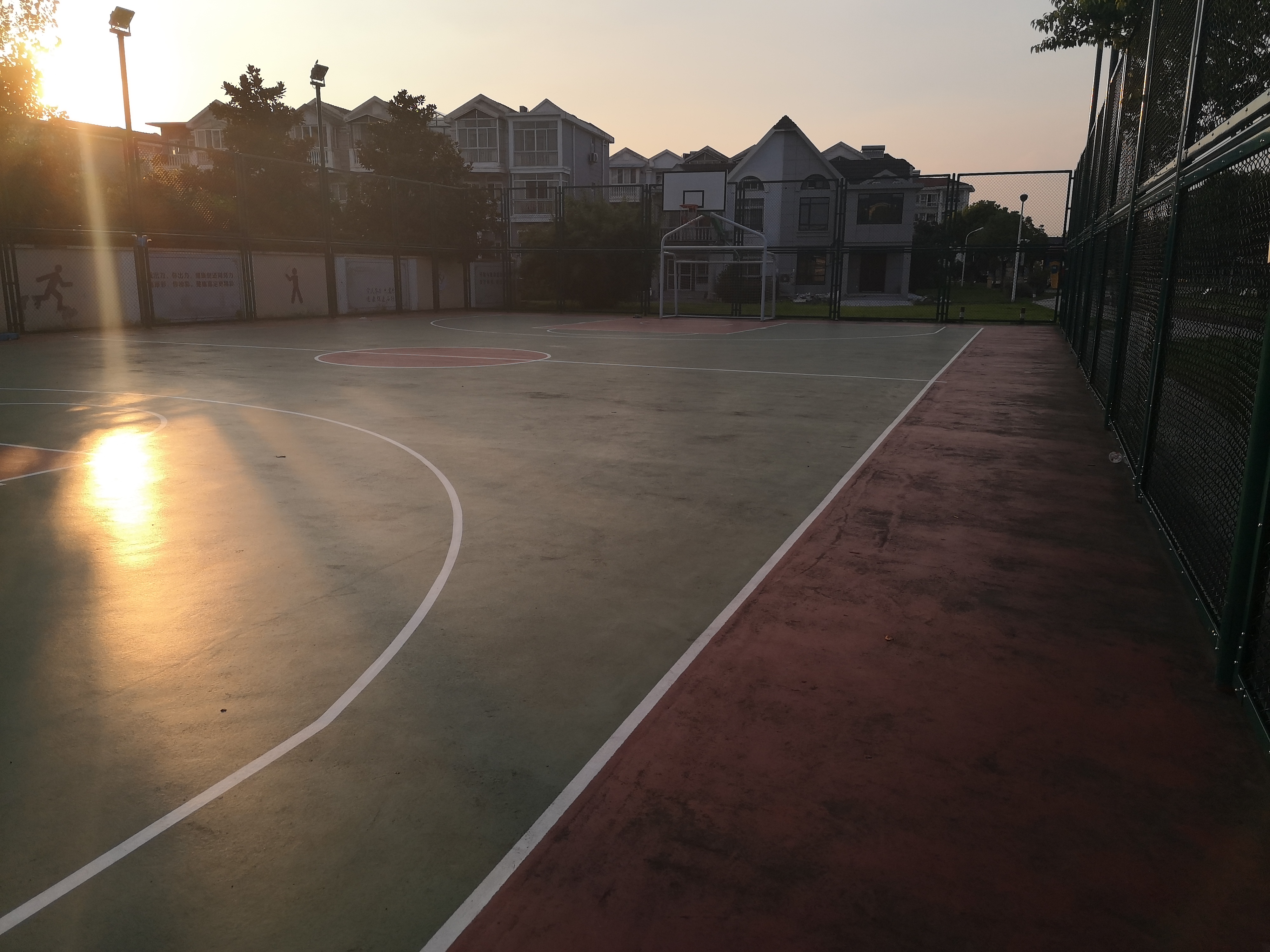 越華社區(qū)多功能運(yùn)動(dòng)場(chǎng)