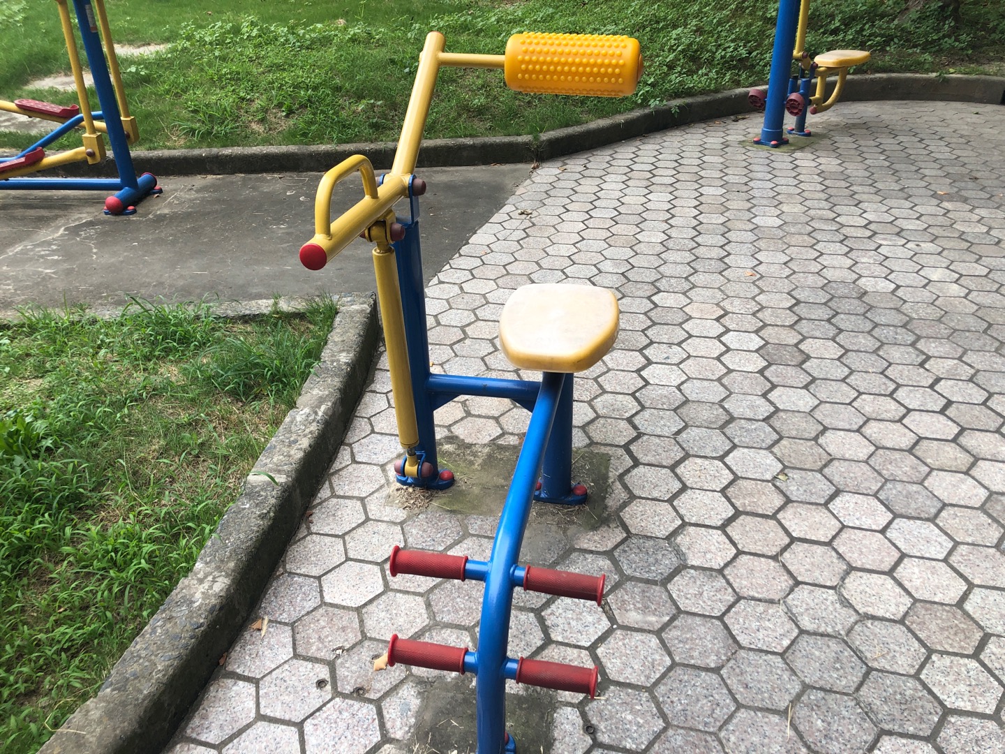 腹背鍛煉器 腹背鍛煉器