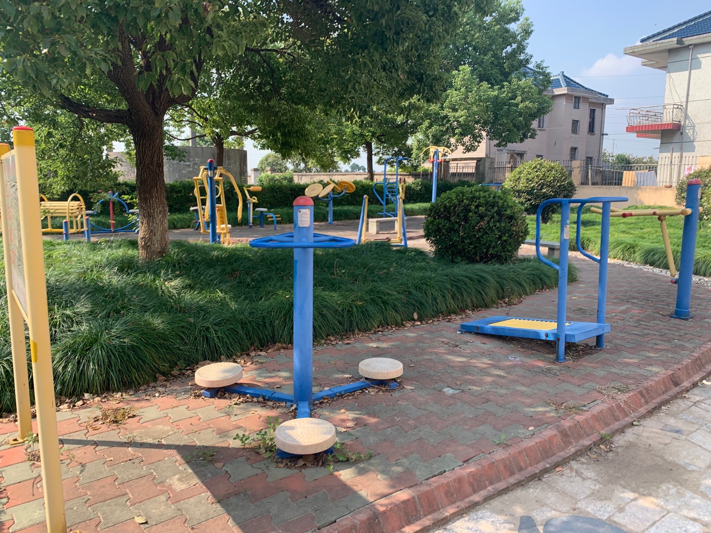 新海鎮(zhèn)洪聯(lián)新村健身點