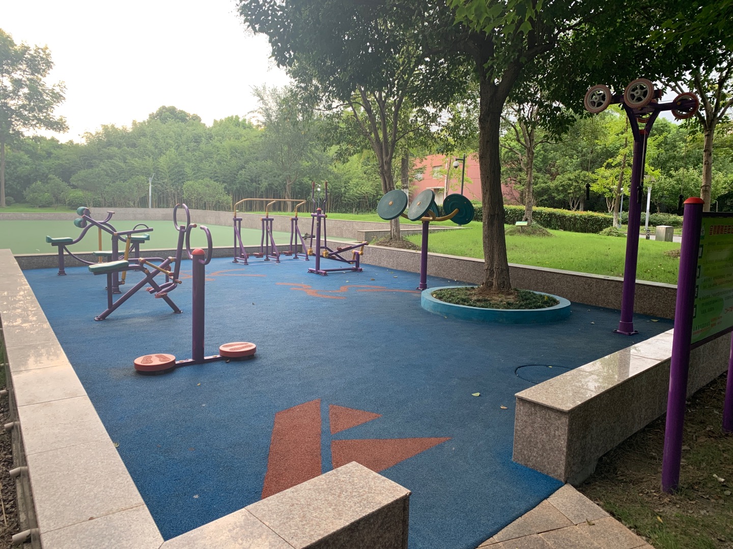 金秋晨曦老年公寓健身點(diǎn)