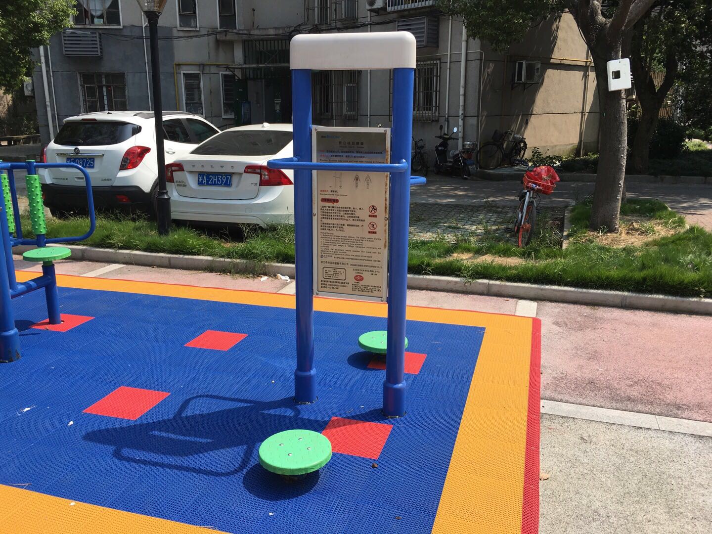 雙立柱扭腰器 雙立柱扭腰器