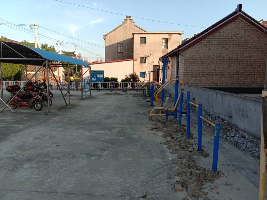 崇明區(qū)中興鎮(zhèn)中興村6隊(duì)健身點(diǎn)