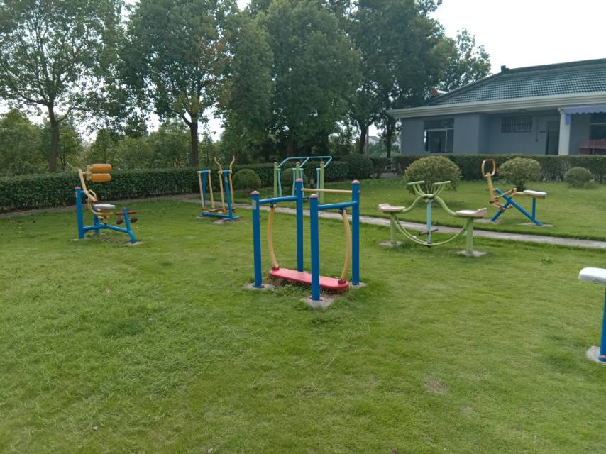 石湖蕩鎮(zhèn)敬老院健身點