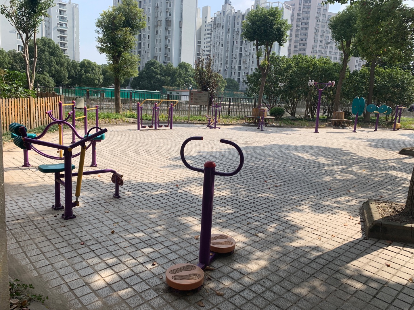 金東金橋路1221弄健身點(diǎn)