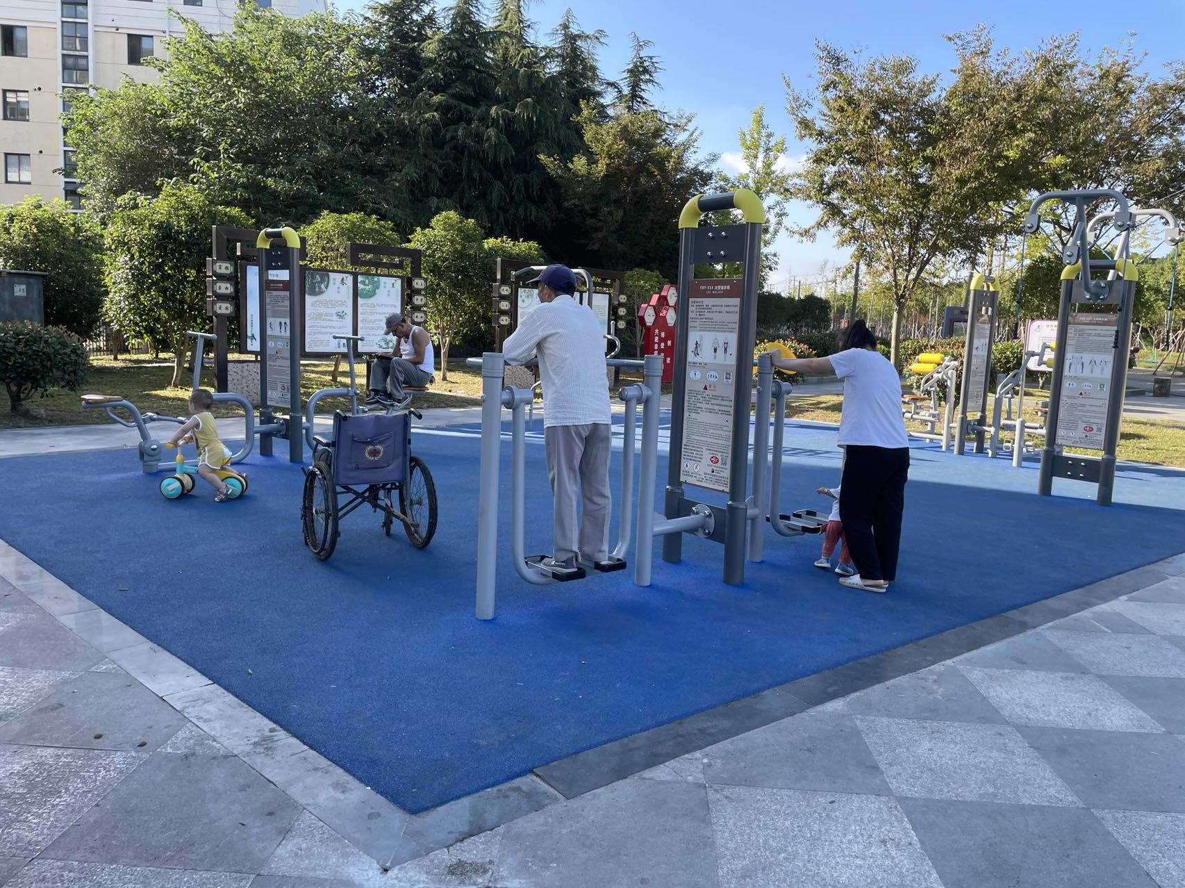 新苑莊良路健身苑點(diǎn) 新苑莊良路健身苑點(diǎn)