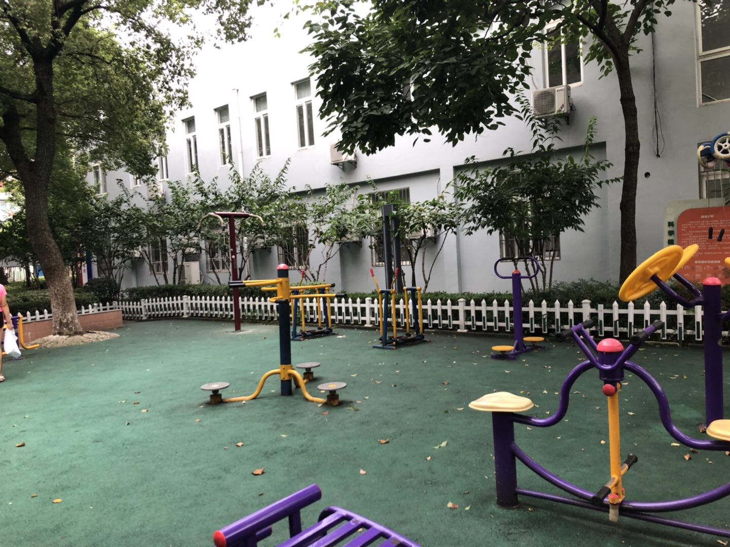 迎園廣場(chǎng)健身苑