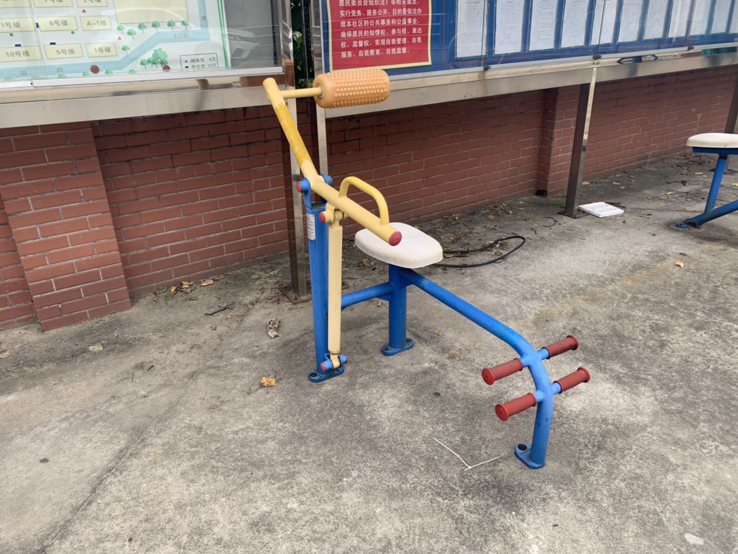 腹背鍛煉器 腹背鍛煉器