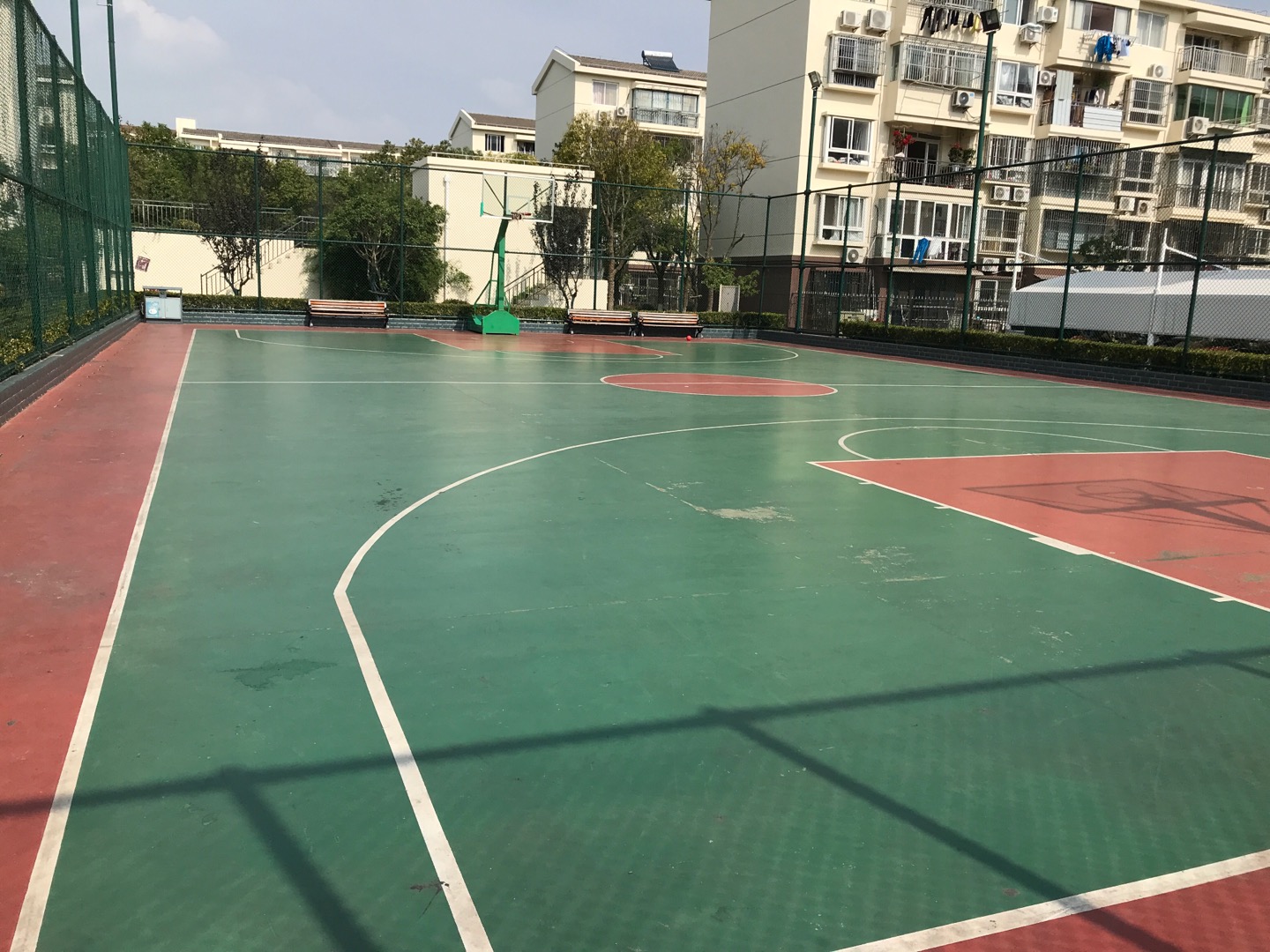 鳳凰居住區(qū)籃球場