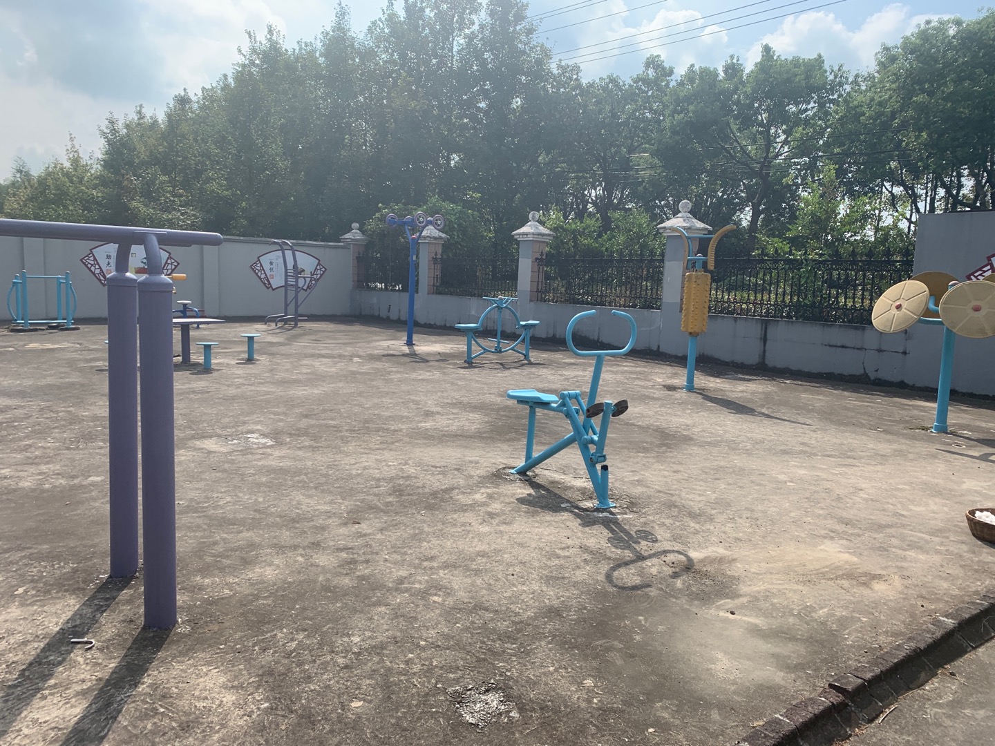 東夏村老年活動(dòng)室健身點(diǎn)