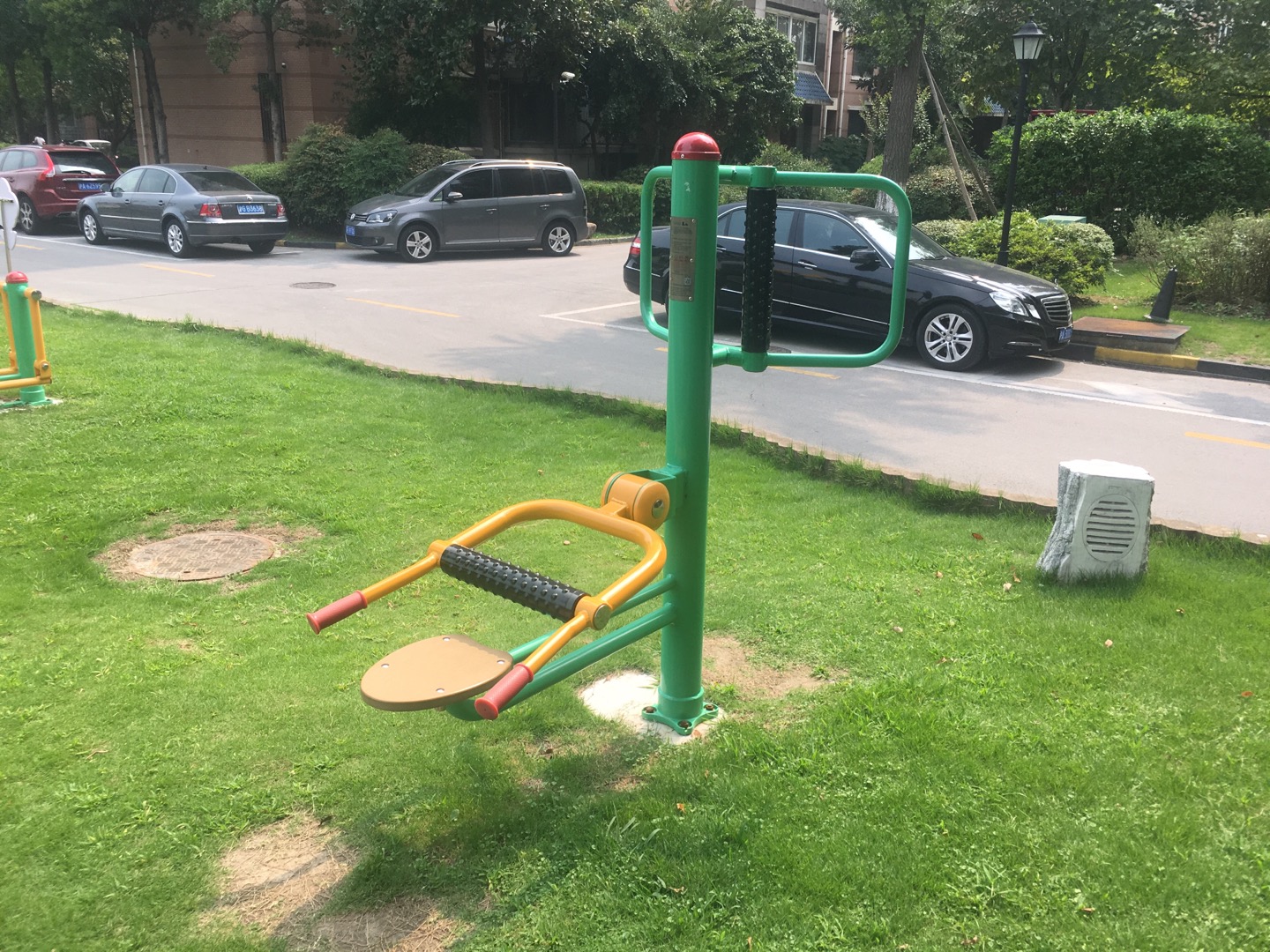 坐式腰背按摩器 坐式腰背按摩器