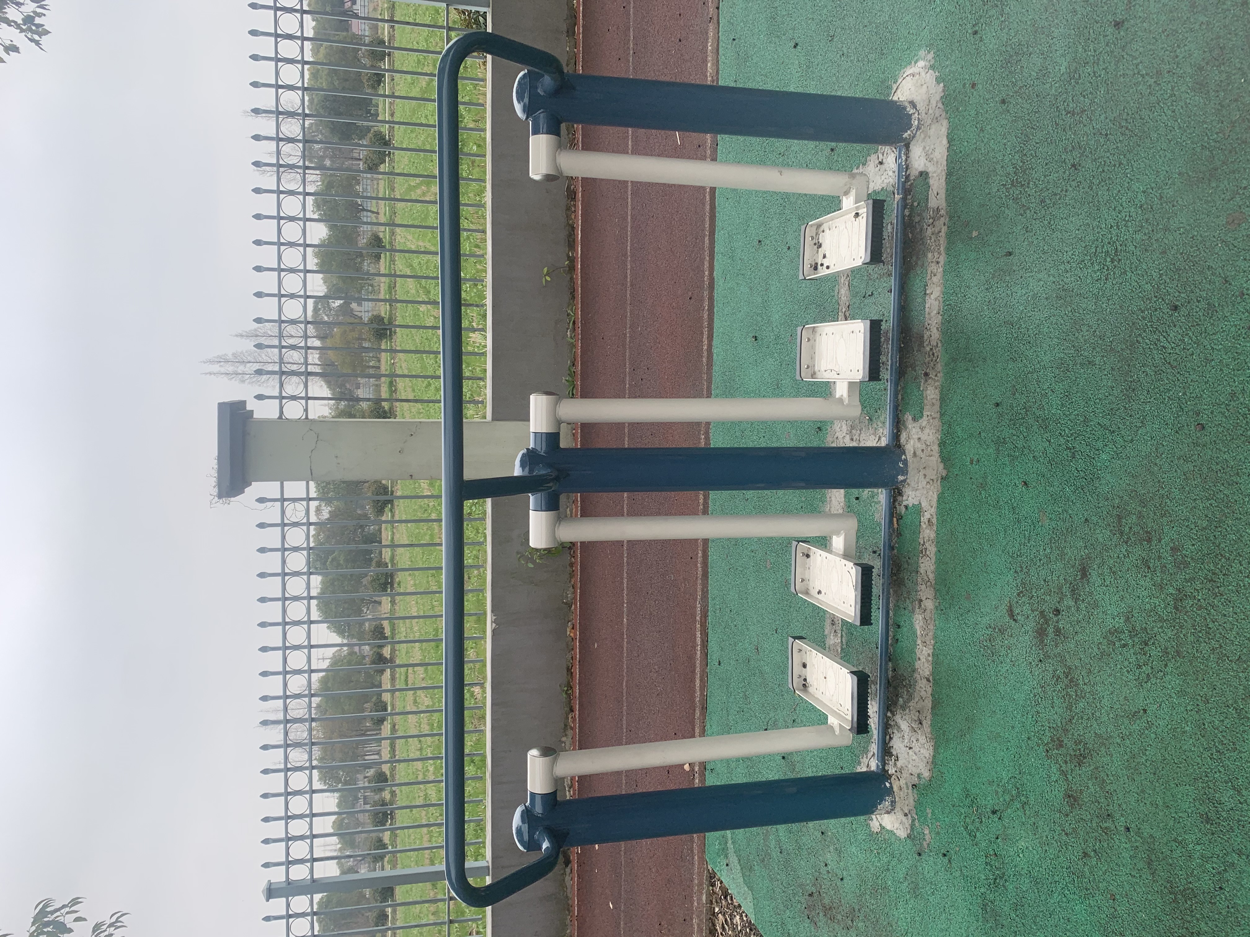 二位太空漫步機(jī)