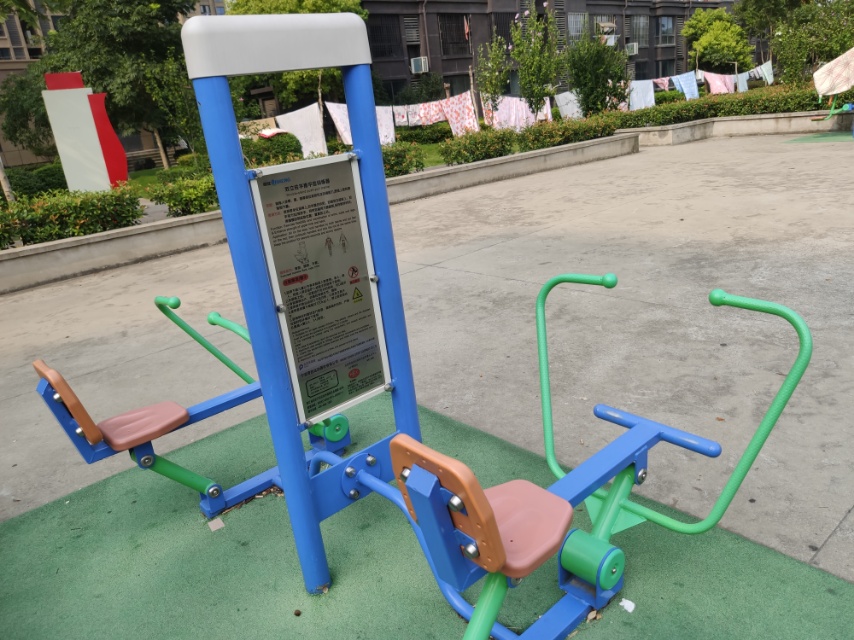 雙立柱平推平拉訓練器 雙立柱平推平拉訓練器