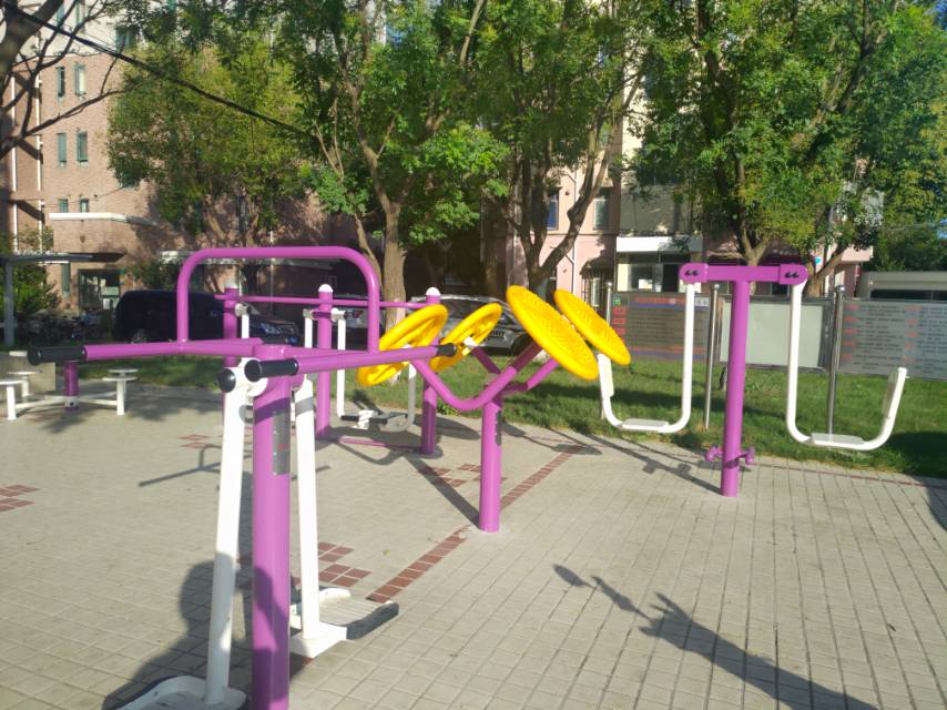 閔行區(qū)華漕鎮(zhèn)紫薇新村南健身點