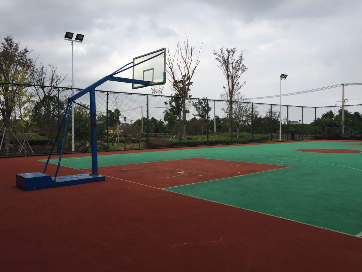 民星村籃球場