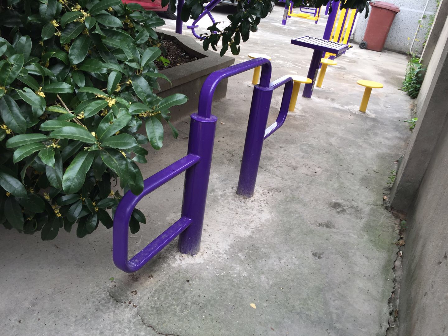 彈振壓腿器 彈振壓腿器