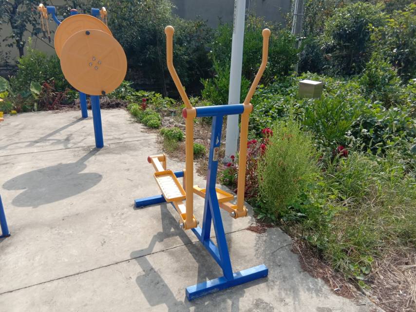 室外橢圓機(jī) 室外橢圓機(jī)