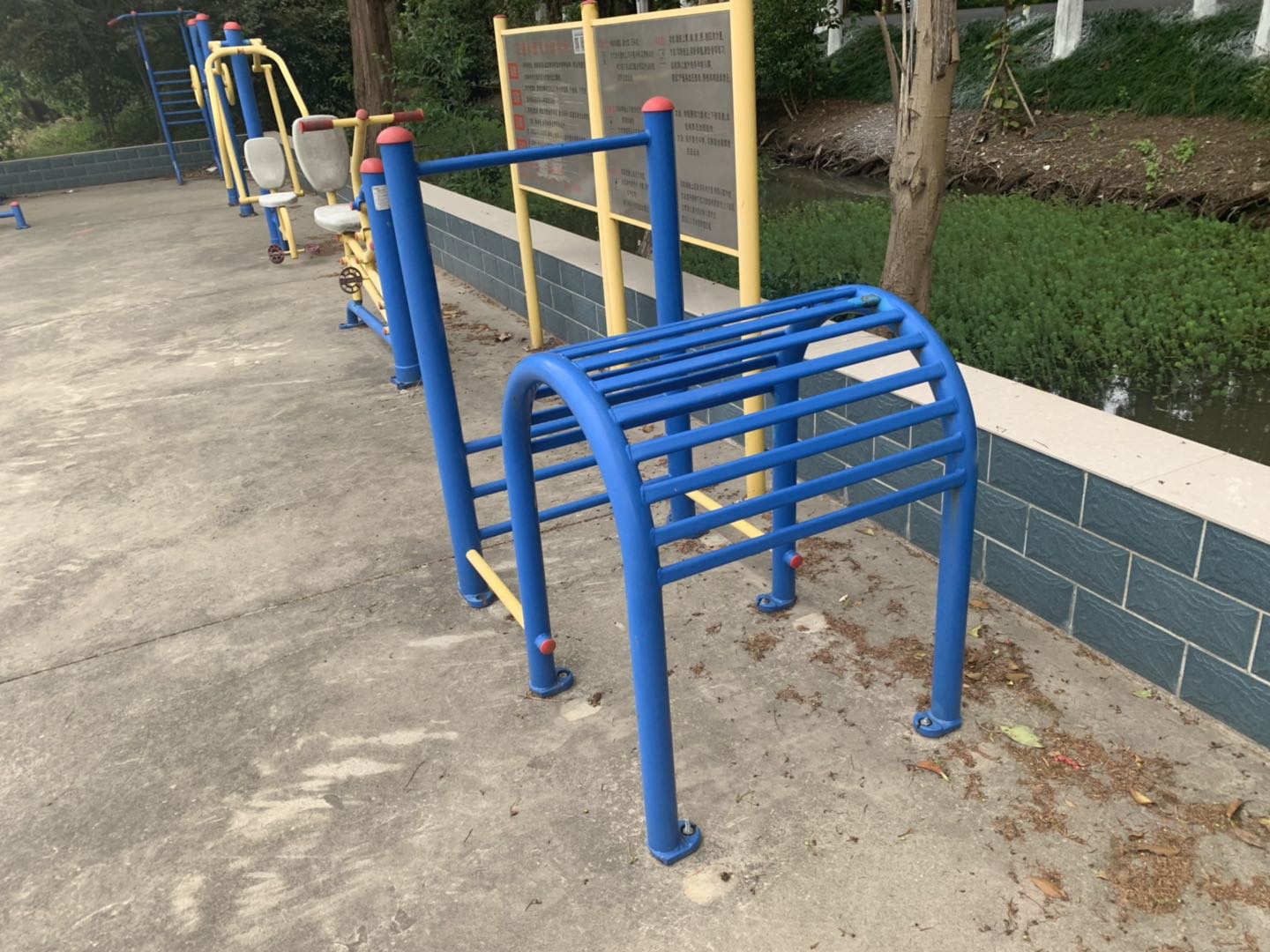 腰背伸展器 腰背伸展器