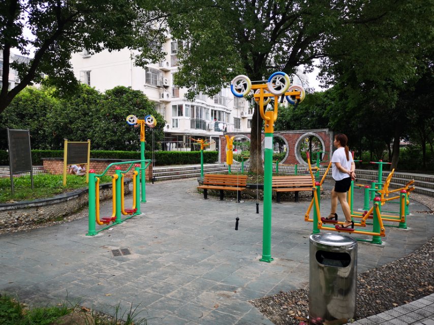 豪世盛地居委健身苑點B