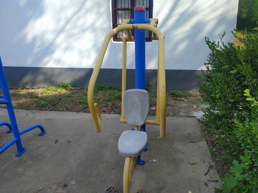 自重推胸器 自重推胸器