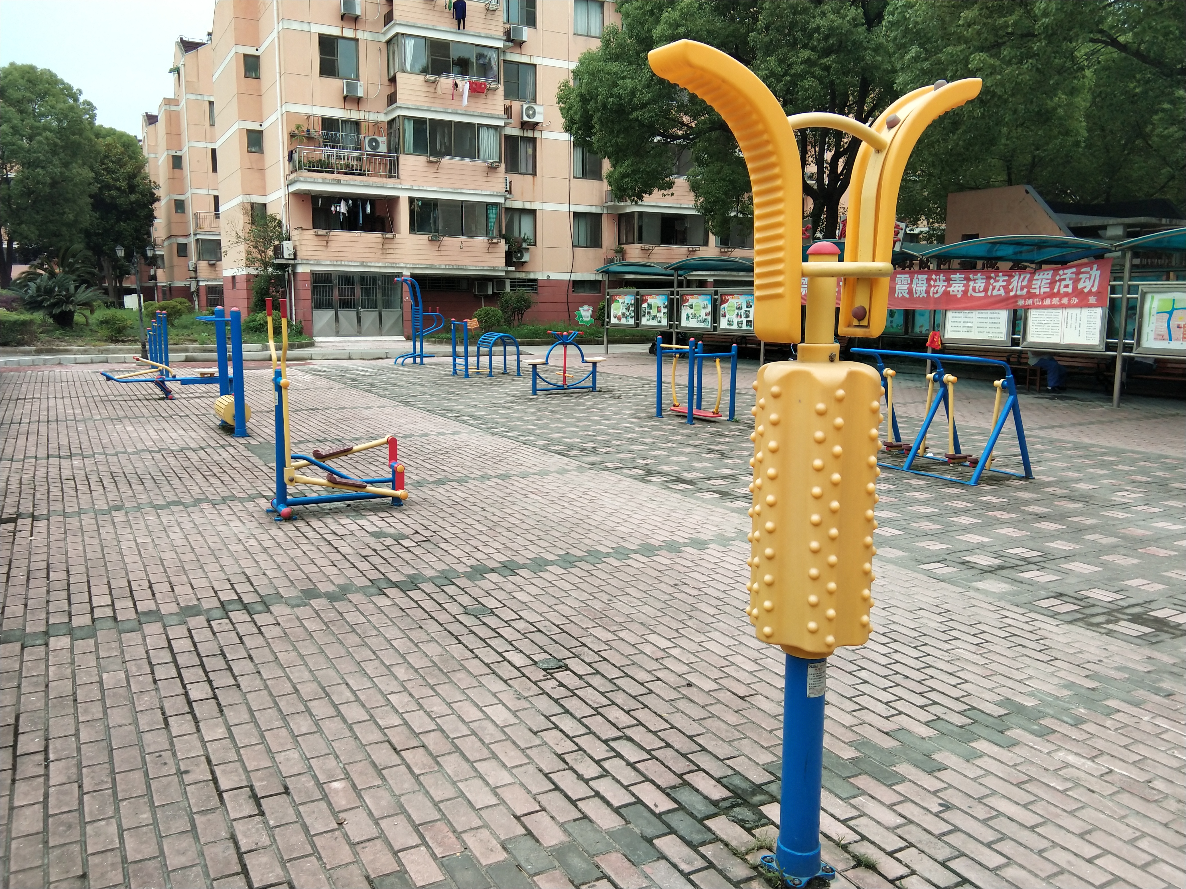 九華苑市民益智健身苑點(陳灣村) 九華苑市民益智健身苑點(陳灣村)