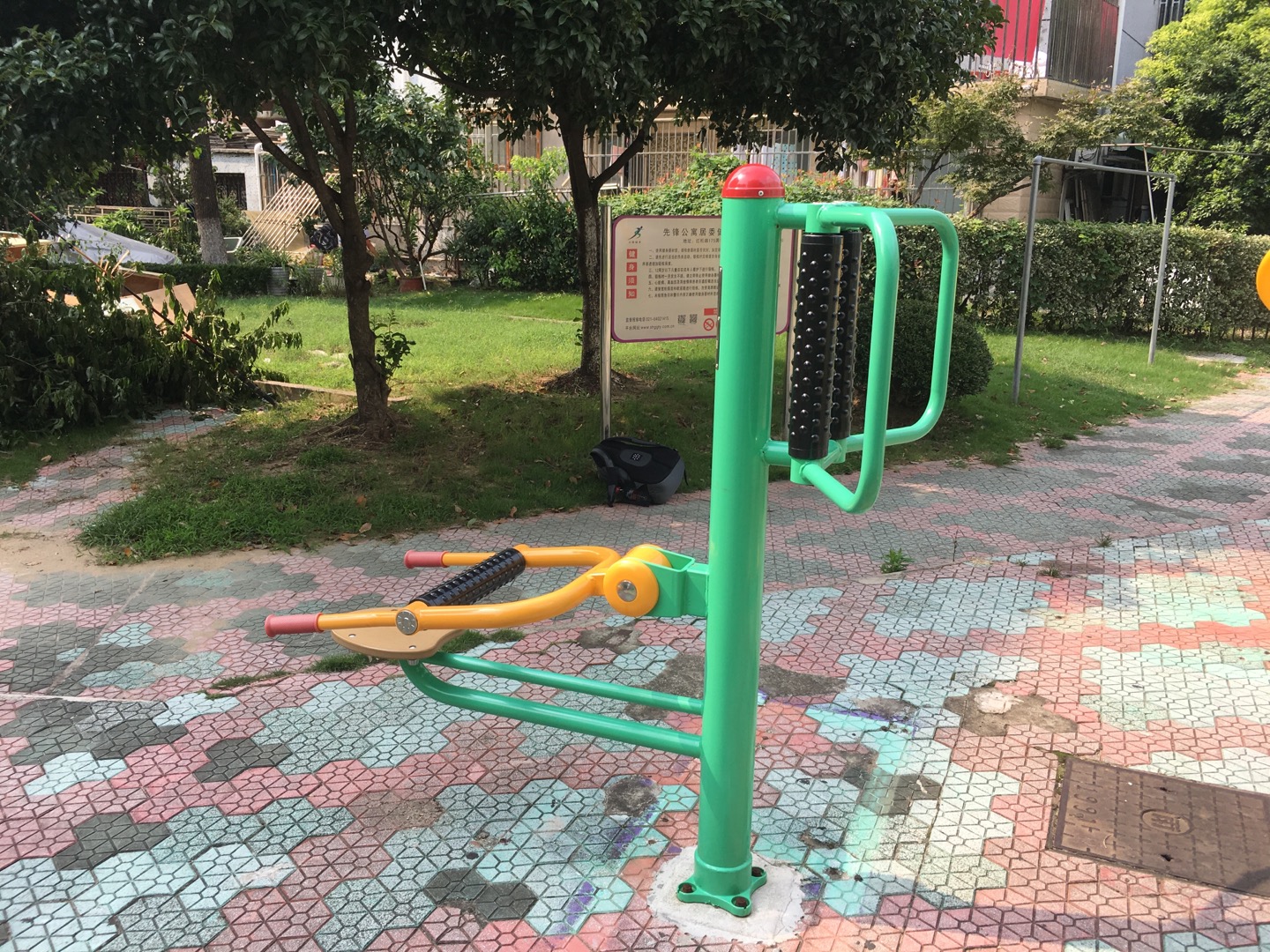 坐式腰背按摩器 坐式腰背按摩器