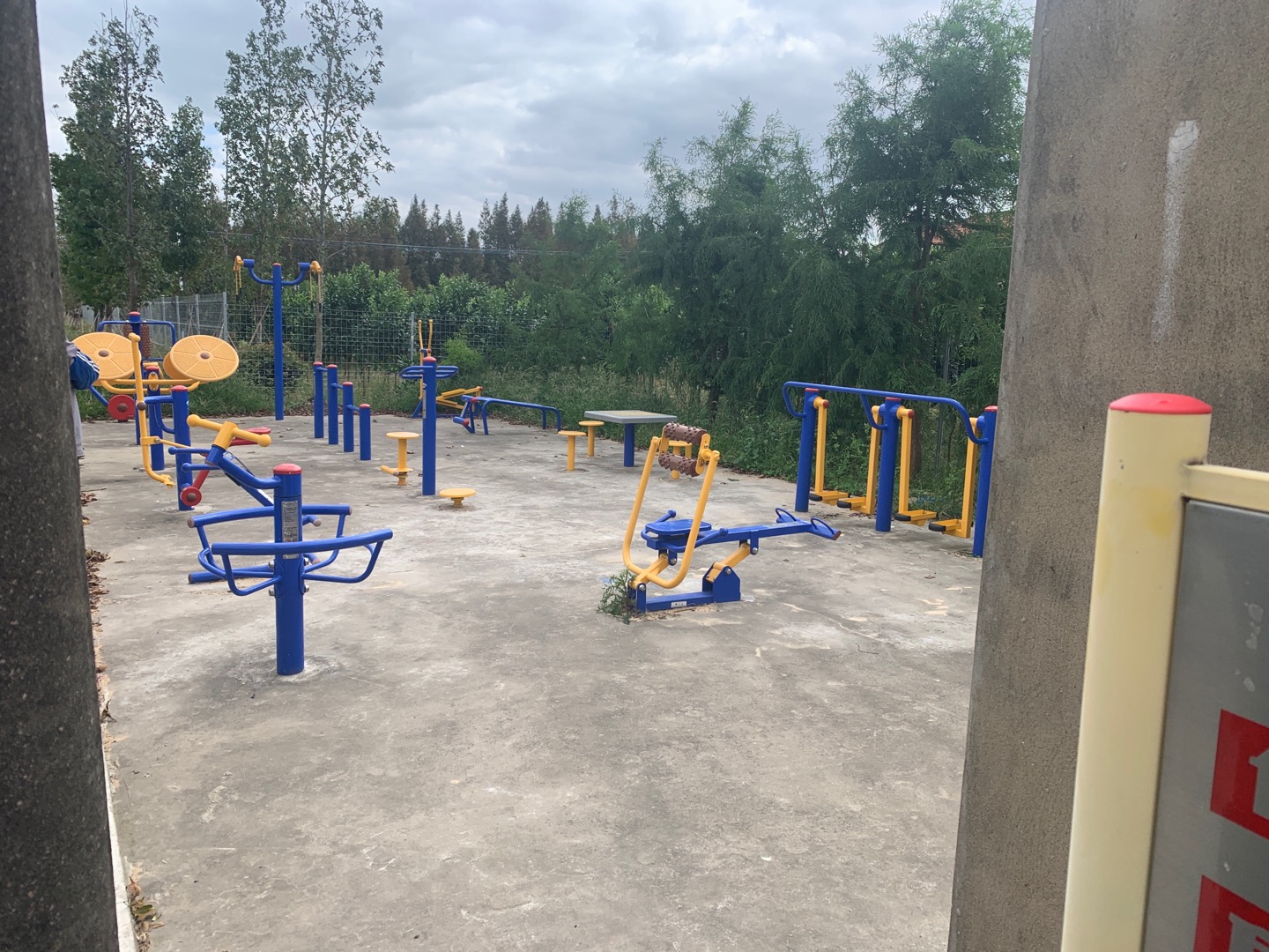 豎新鎮(zhèn)惠民村健身點(diǎn)三