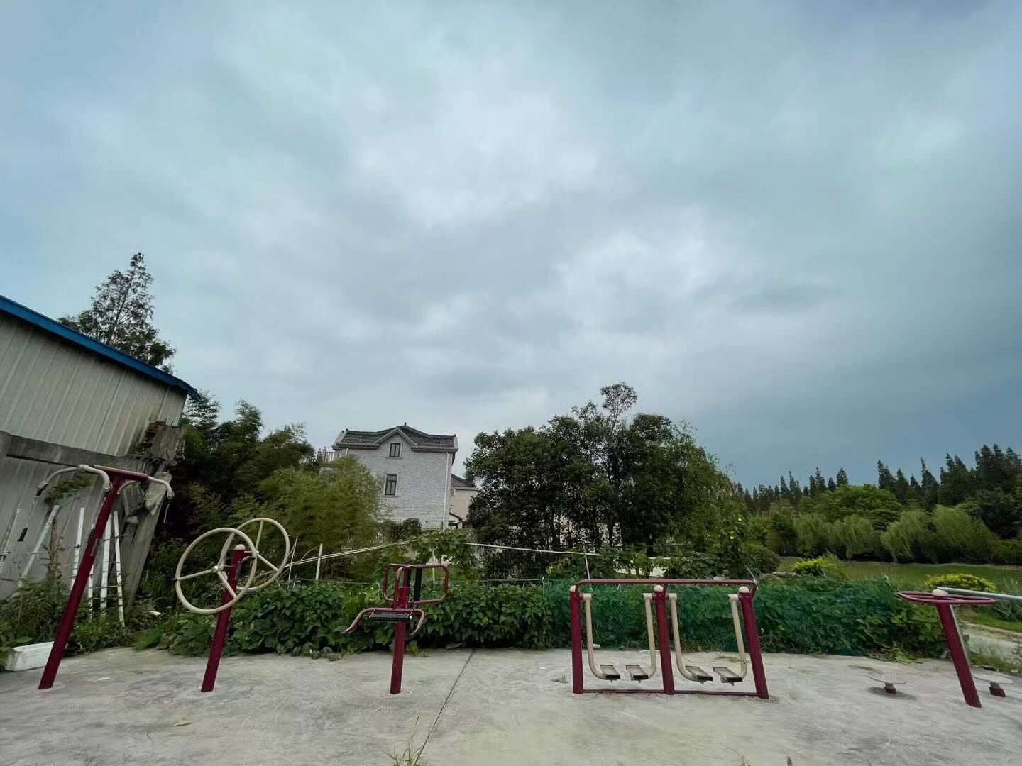 華亭鎮(zhèn)毛橋村4組健身點(diǎn)