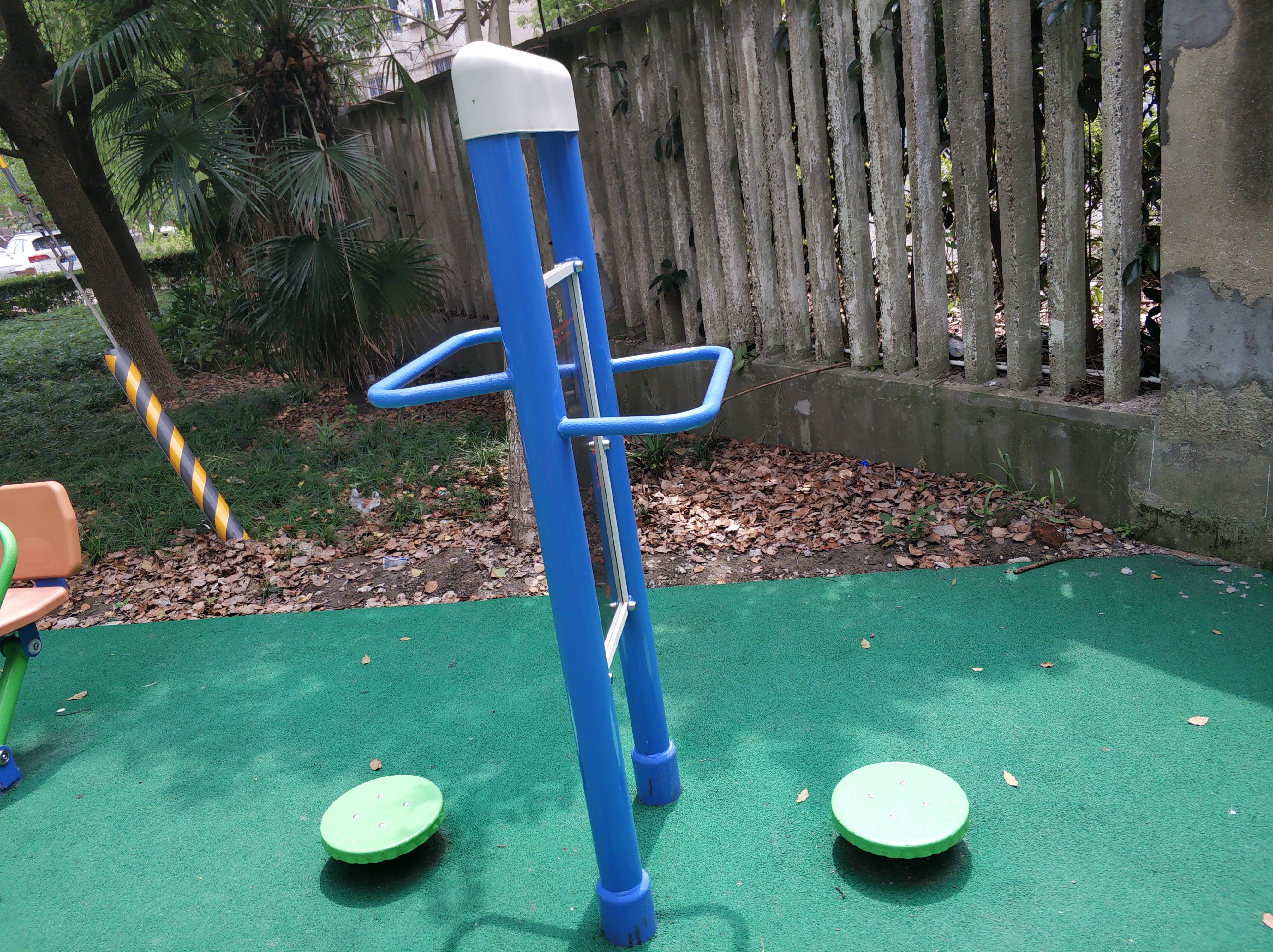 雙立柱扭腰器 雙立柱扭腰器