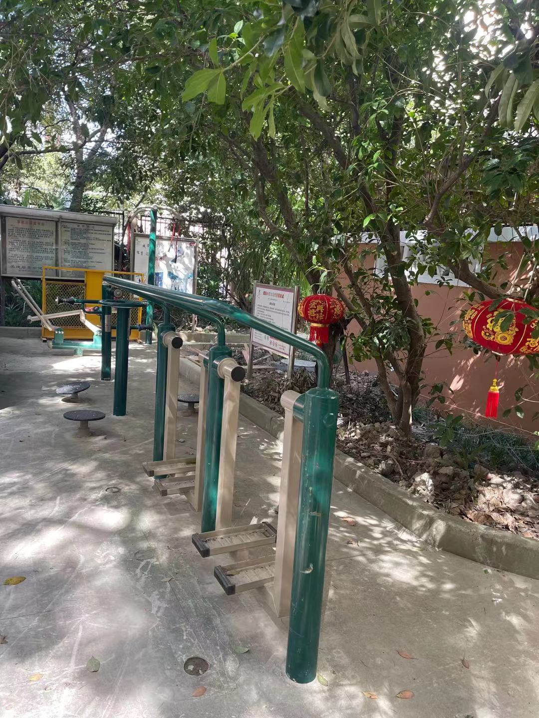 愛(ài)建小區(qū)健身點(diǎn) 愛(ài)建小區(qū)健身點(diǎn)