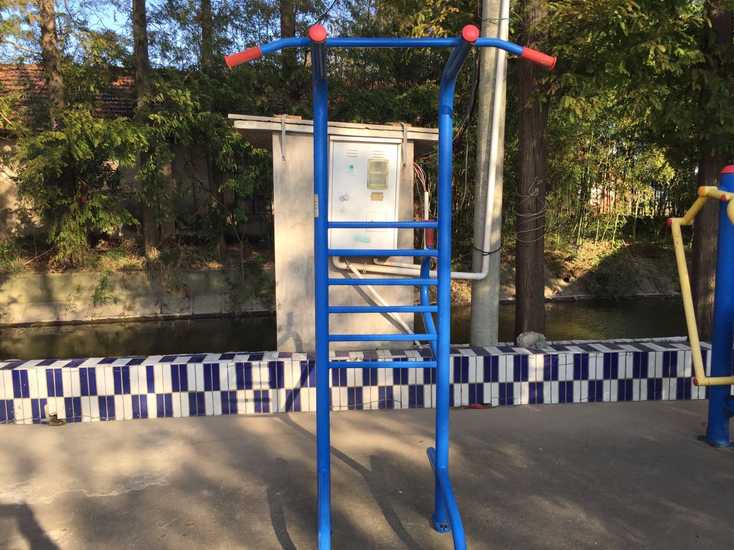 多功能訓(xùn)練器 多功能訓(xùn)練器