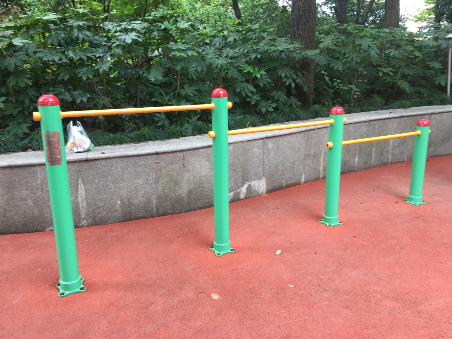 多聯(lián)壓腿架