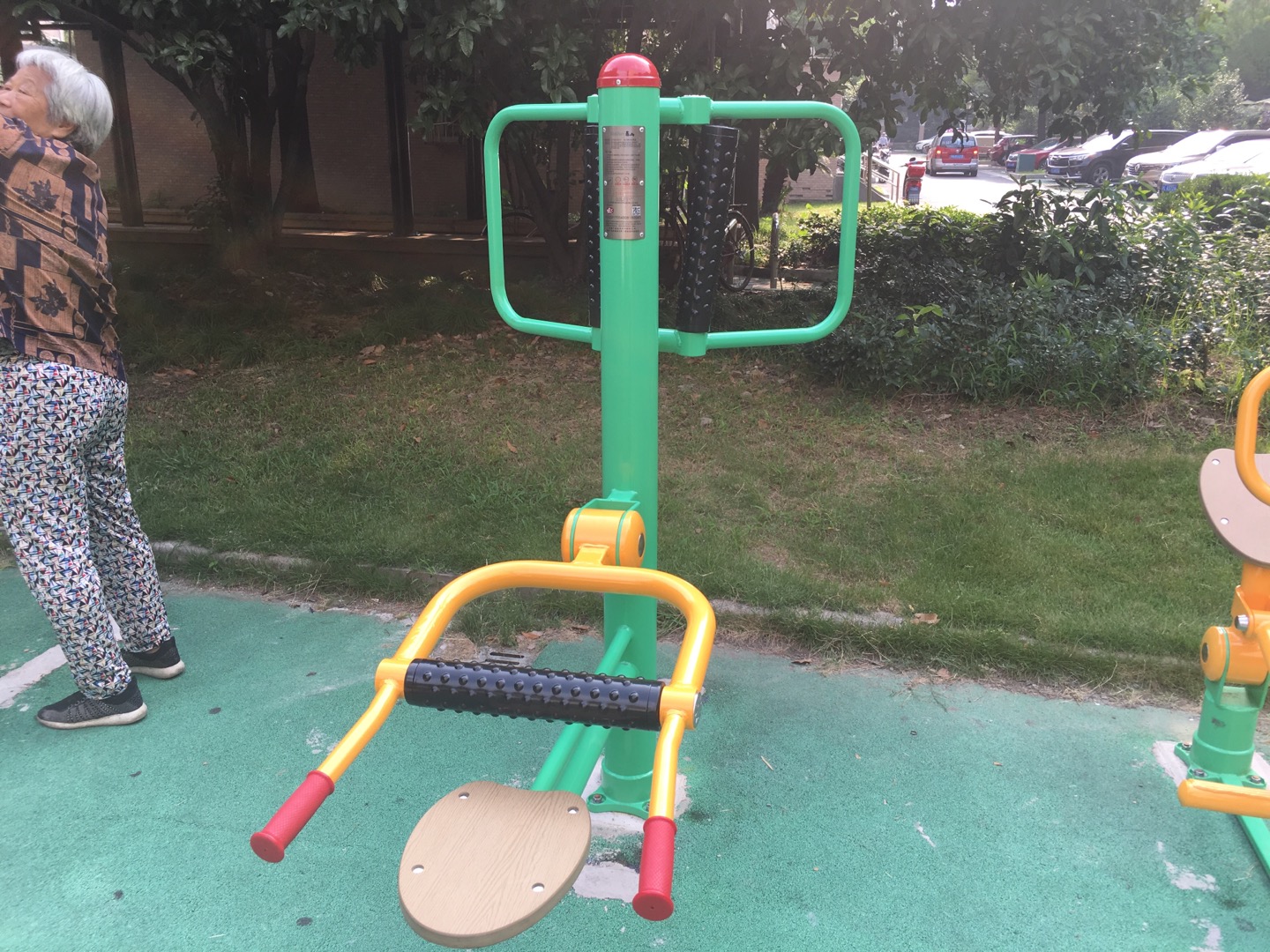 坐式腰背按摩器 坐式腰背按摩器