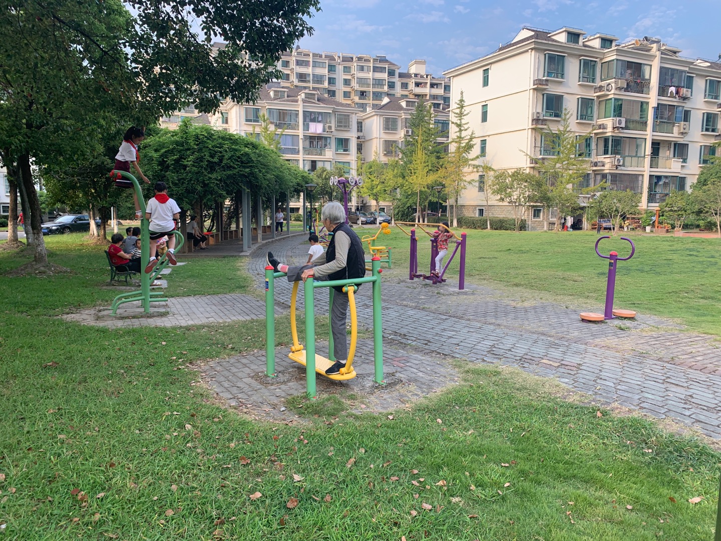 世紀新城中間健身點