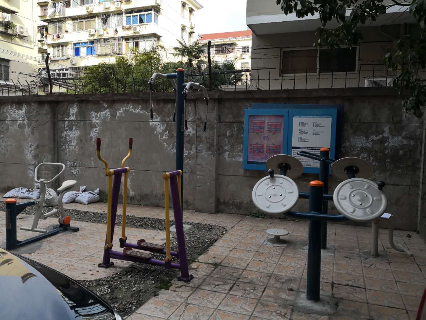 靜安區(qū)芷江西路街道協(xié)和居委健身點(大統(tǒng)路1088弄) 靜安區(qū)芷江西路街道協(xié)和居委健身點(大統(tǒng)路1088弄)