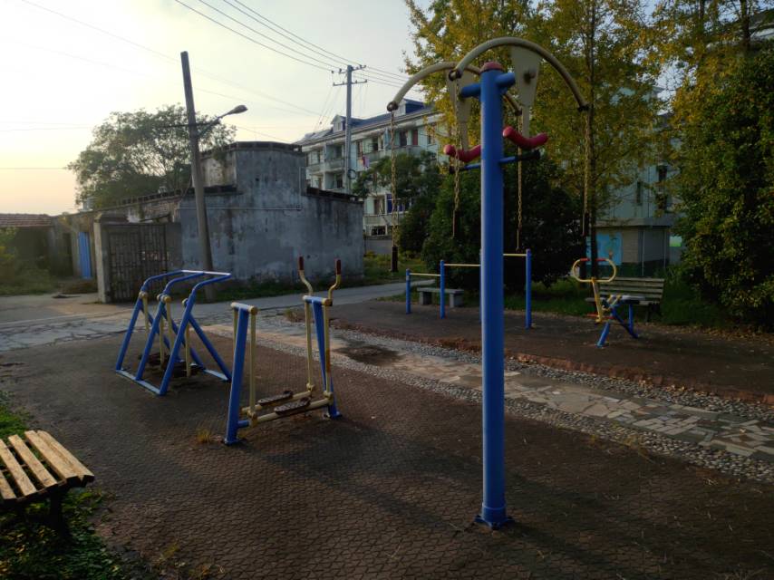 新海鎮(zhèn)長(zhǎng)征南壩健身點(diǎn)