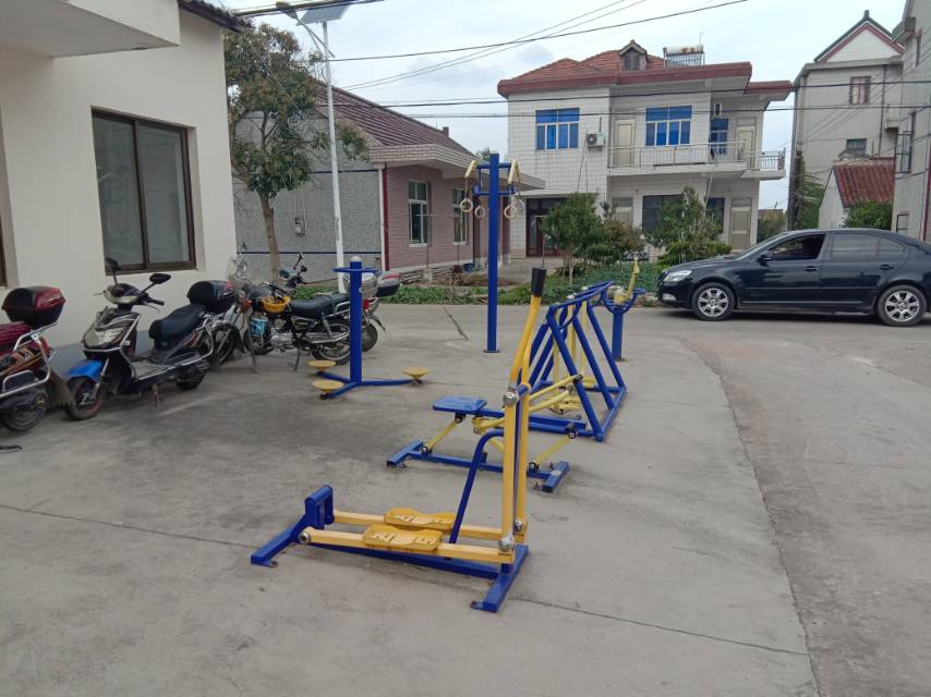 崇明區(qū)中興鎮(zhèn)汲浜13隊(duì)健身點(diǎn)