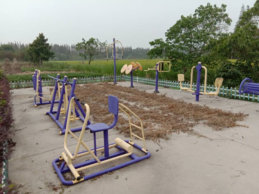 堡鎮(zhèn)四滧村13隊(duì)健身點(diǎn)